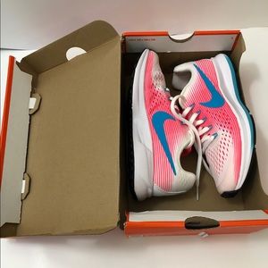 NWB Nike Zoom Pegasus Kids Running Shoes Size 3.5Y